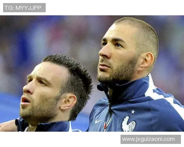 全球足球球星数量统计与影响力分析:从顶级联赛到草根球员的全景观察 全球足球球星数量统计与影响力分析:从顶级联赛到草根球员的全景观察