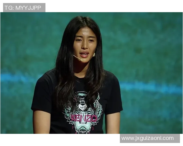 女足球星莉娜是谁 个人背景与职业生涯全解析视频